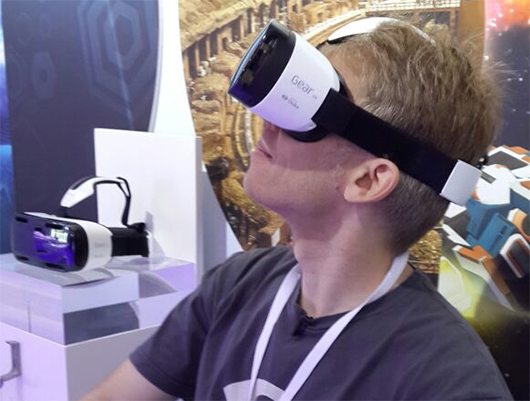 John Carmak, co-criador de Doom, estava na IFA para apresentar o Samsung Gear VR (Foto: Oculus VR)