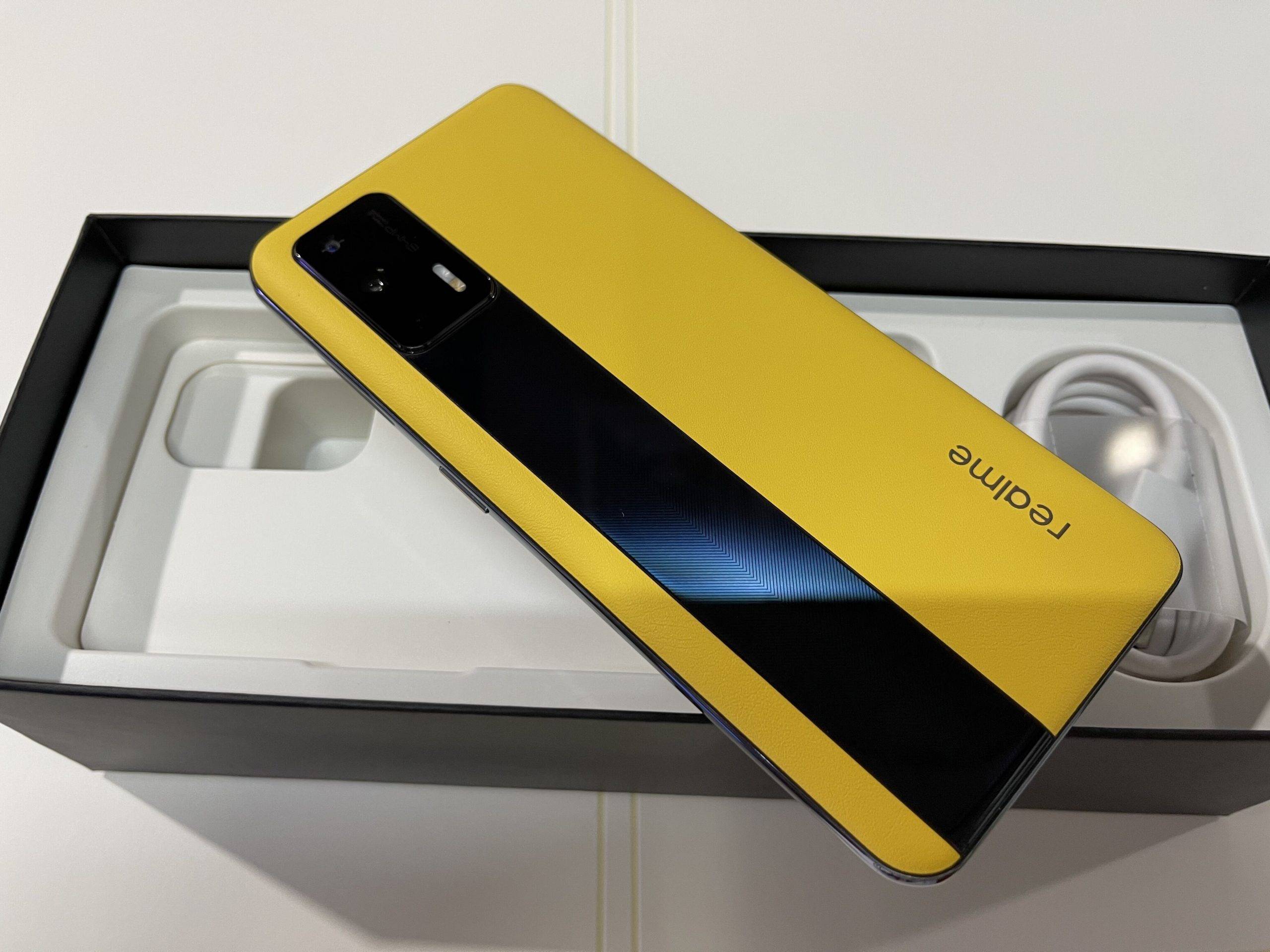 Realme-GT-5G.jog_-scaled Os 6 Melhores Smartphones Baratos para Jogos 2022